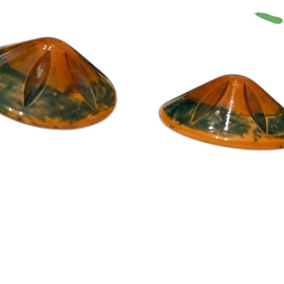 Vintage set of 5 Green & butterscotch Circular raised buttons 1.25 inch diameter - Picture 3 of 5